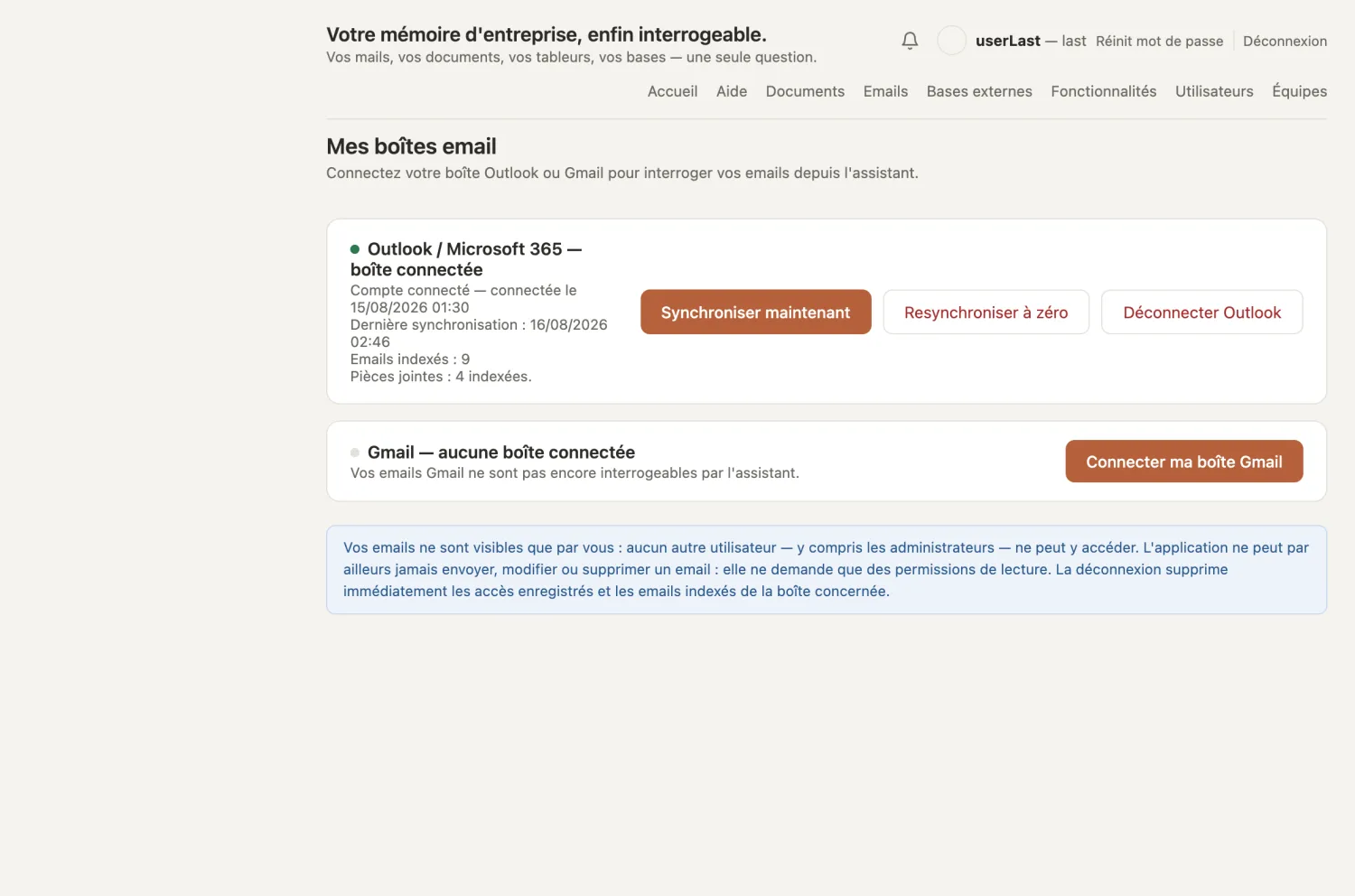 La page Emails avec les cartes Outlook et Gmail